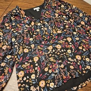 Sam and Jess – floral blouse on navy background,LP, Large Petite